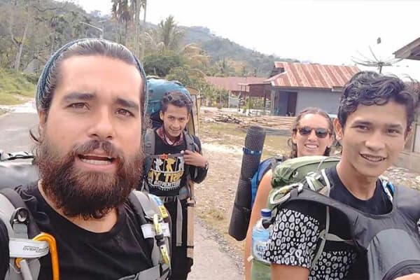 De camino a la selva con nuestros guías